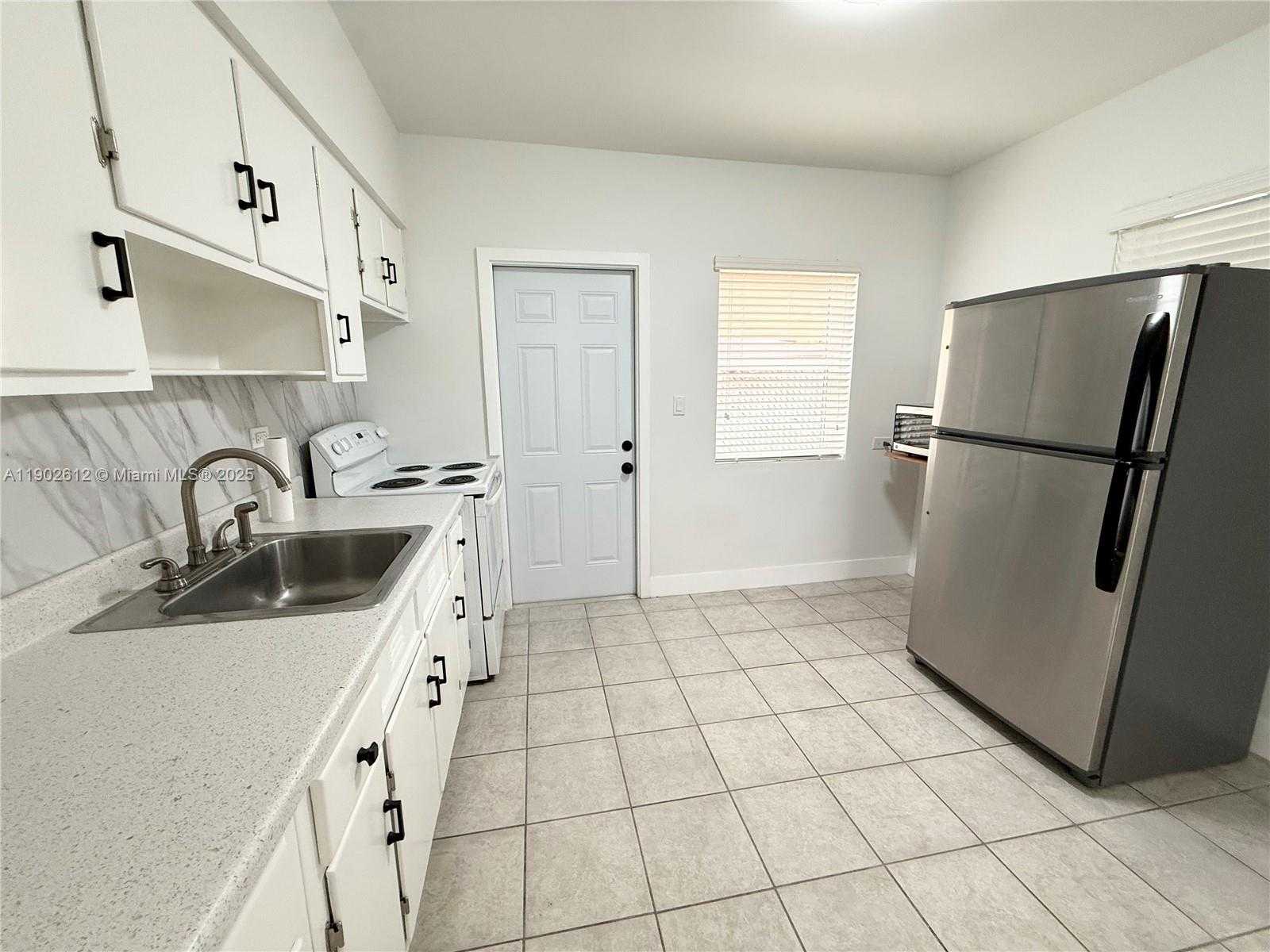 Small Image of 2213 MADISON ST #4, Hollywood Number 5