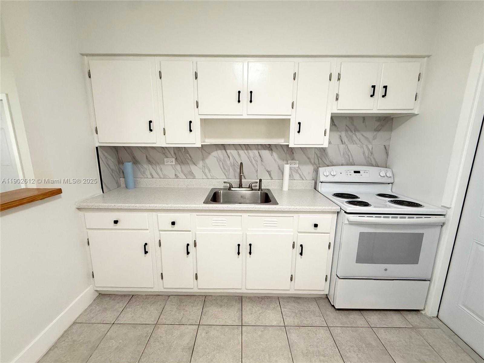 Small Image of 2213 MADISON ST #4, Hollywood Number 6