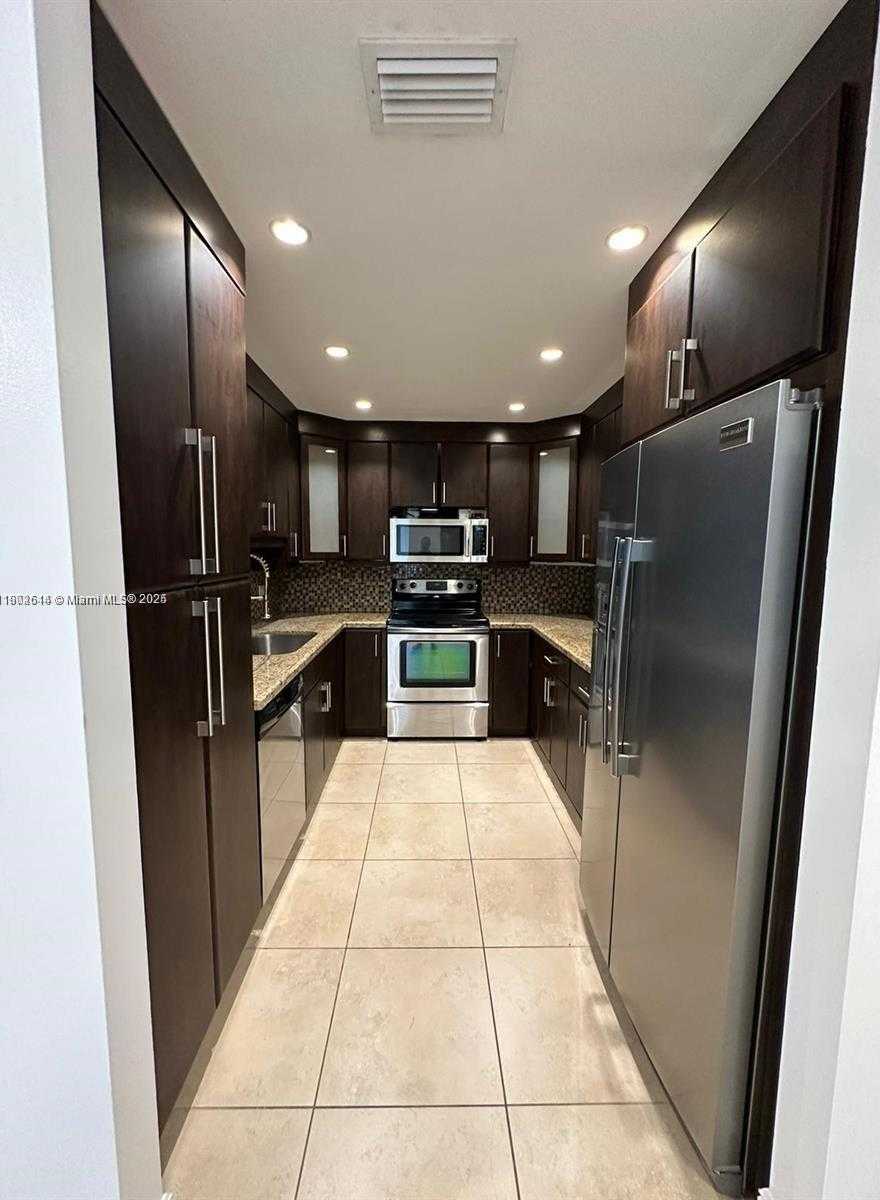 Small Image of 11000 SOUTH WEST 10TH CT, Pembroke Pines Number 11