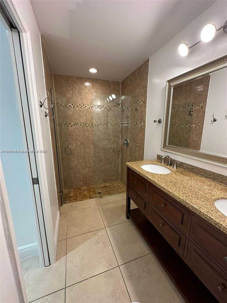 Small Image of 11000 SOUTH WEST 10TH CT, Pembroke Pines Number 17