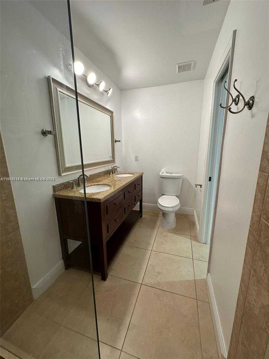 Small Image of 11000 SOUTH WEST 10TH CT, Pembroke Pines Number 18