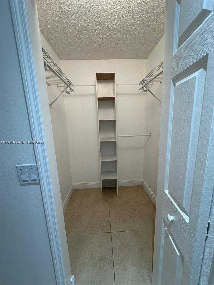 Small Image of 11000 SOUTH WEST 10TH CT, Pembroke Pines Number 22