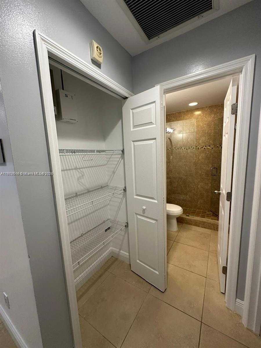 Small Image of 11000 SOUTH WEST 10TH CT, Pembroke Pines Number 27