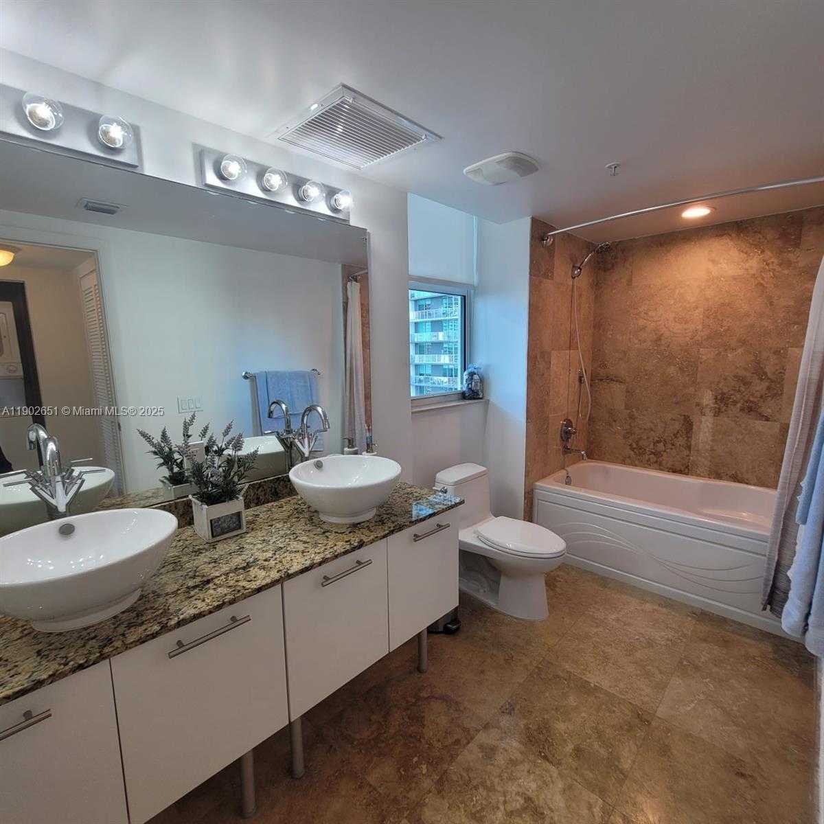 Small Image of 41 SOUTH EAST 5TH ST #1201, Miami Number 12