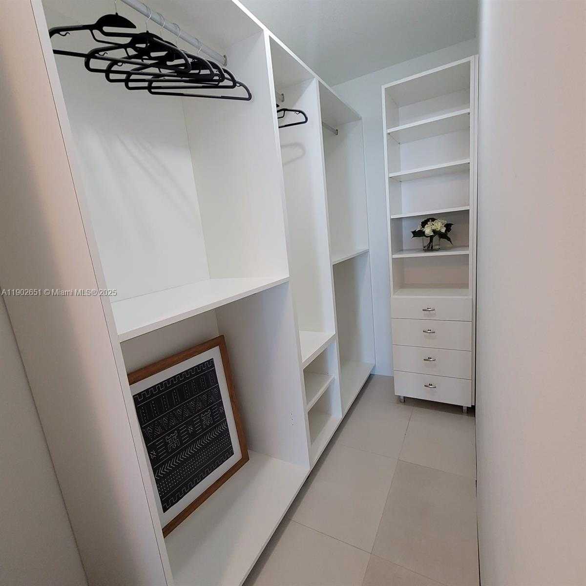 Small Image of 41 SOUTH EAST 5TH ST #1201, Miami Number 13