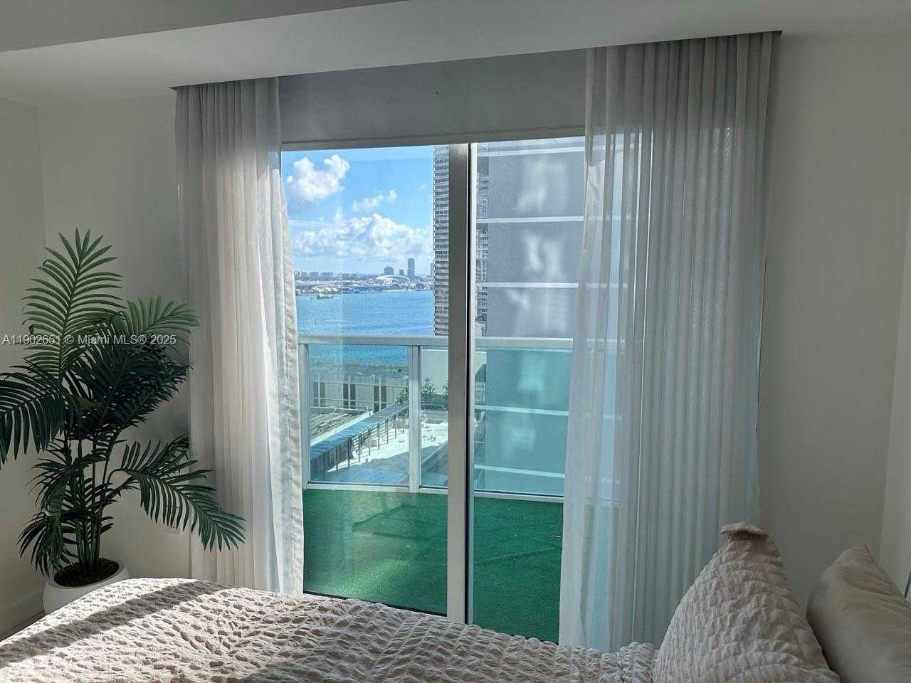 Small Image of 41 SOUTH EAST 5TH ST #1201, Miami Number 2