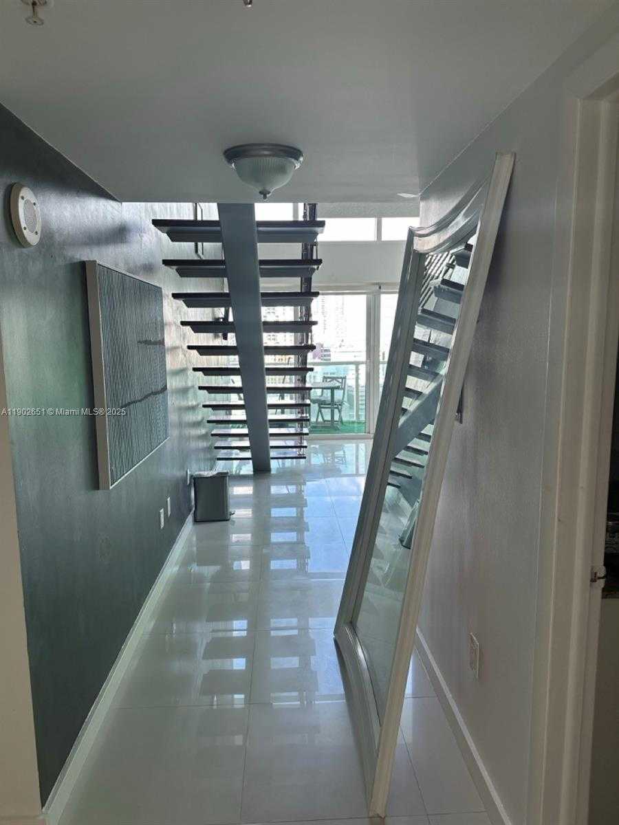 Small Image of 41 SOUTH EAST 5TH ST #1201, Miami Number 3