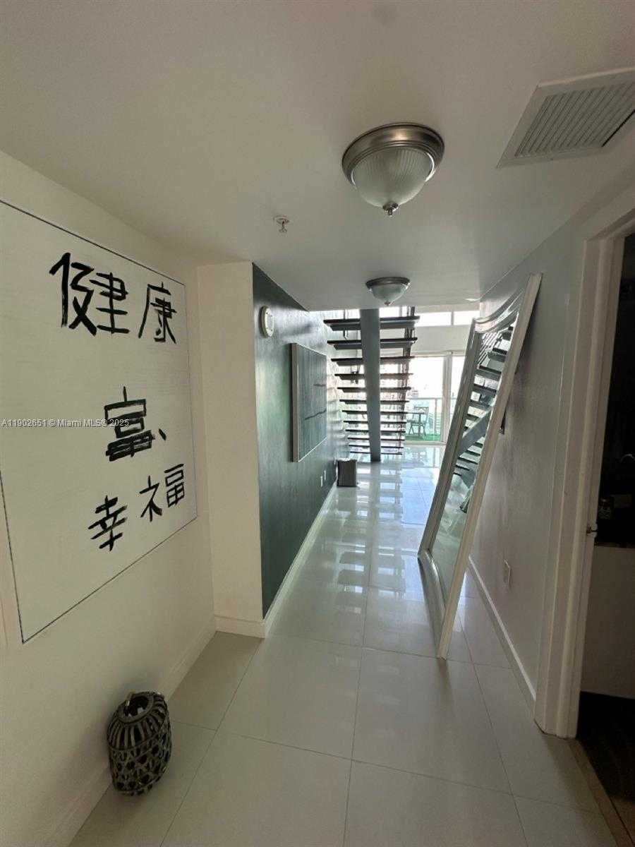 Small Image of 41 SOUTH EAST 5TH ST #1201, Miami Number 4