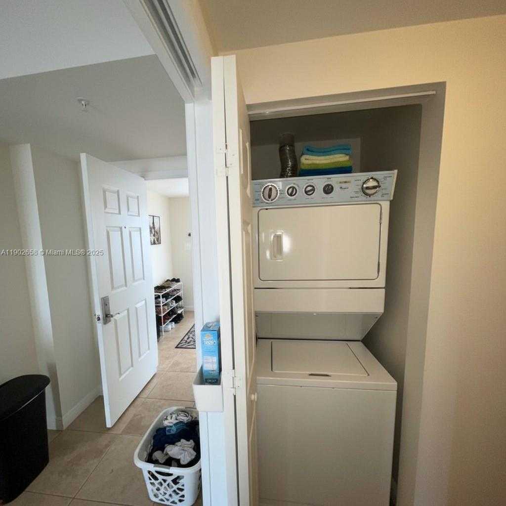 Small Image of 888 SOUTH DOUGLAS RD #1403, Coral Gables Number 10