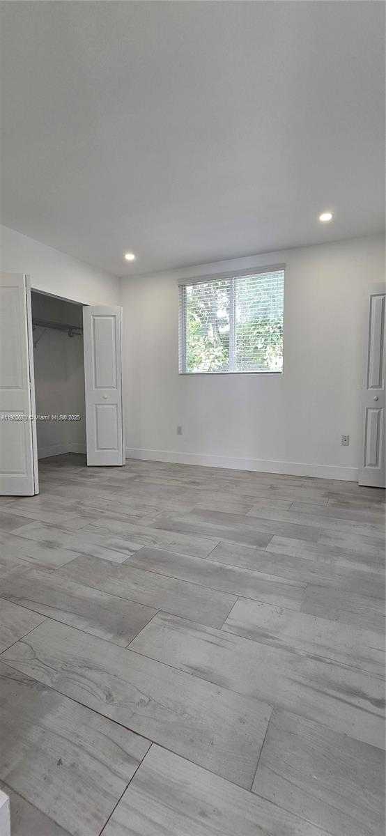 Small Image of 3823 THOMAS AVE, Miami Number 16