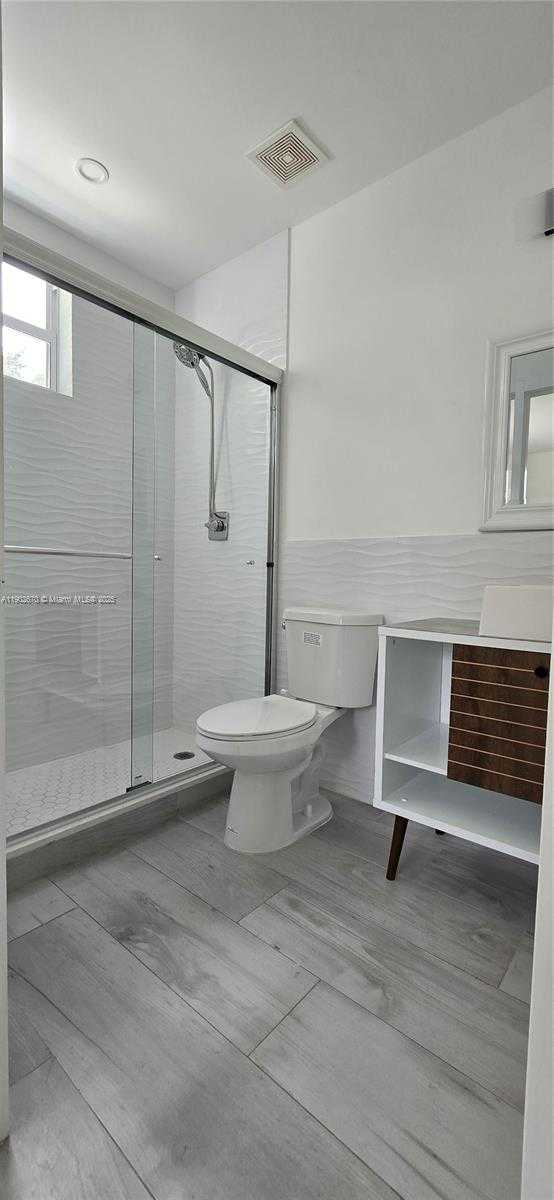 Small Image of 3823 THOMAS AVE, Miami Number 32