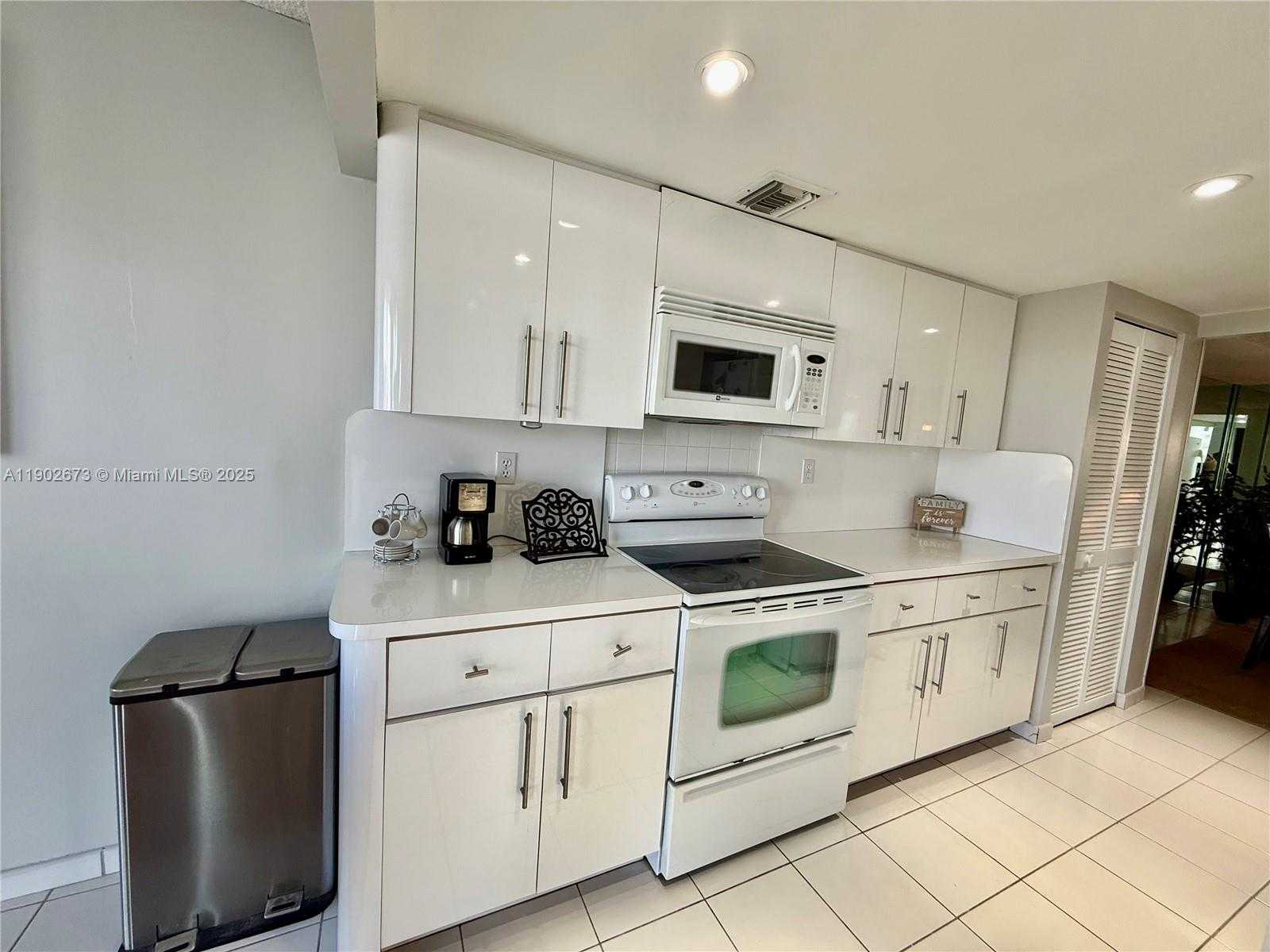 Small Image of 290 174TH ST #2010, Sunny Isles Beach Number 8