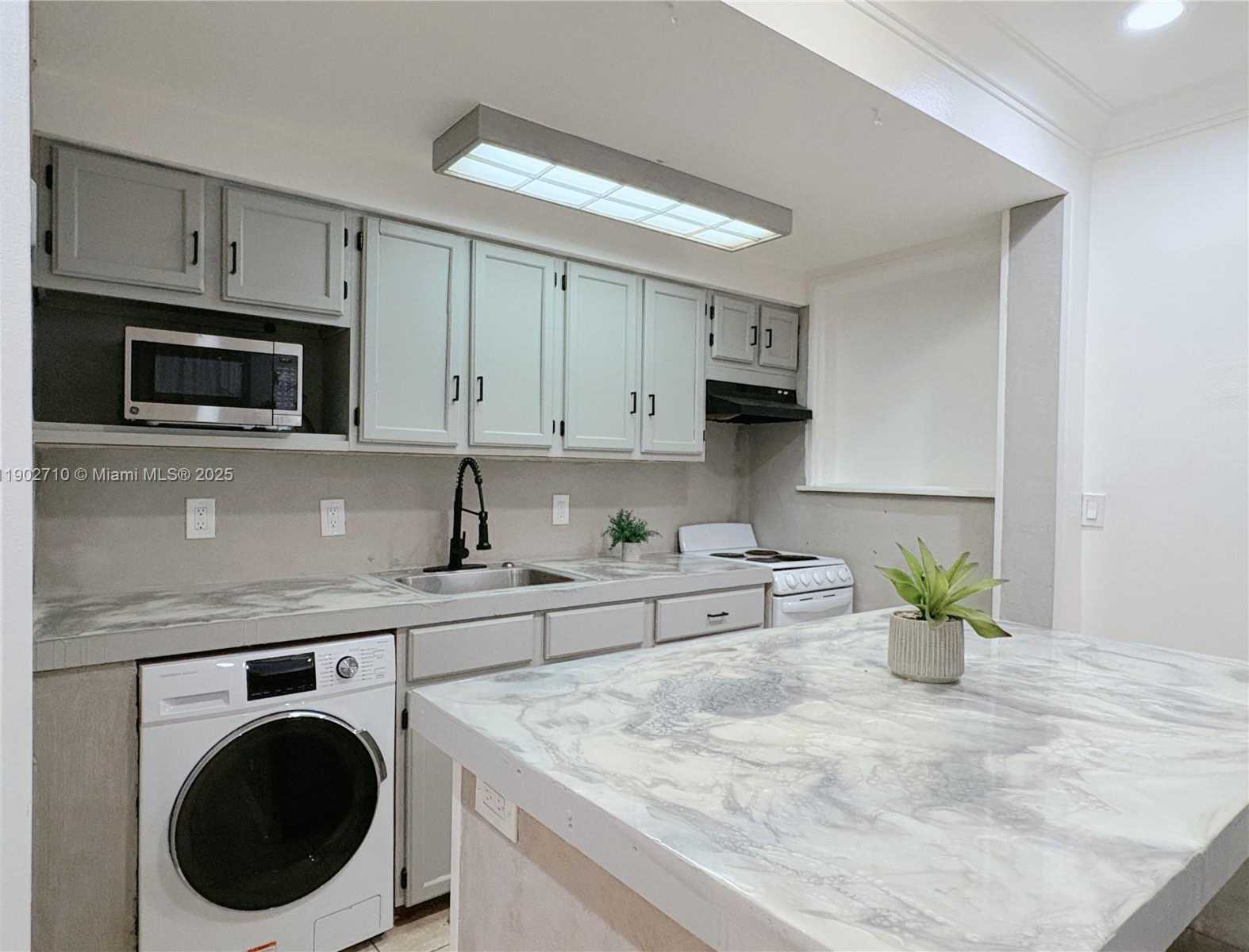 Small Image of 1726 THOMAS ST #2, Hollywood Number 10