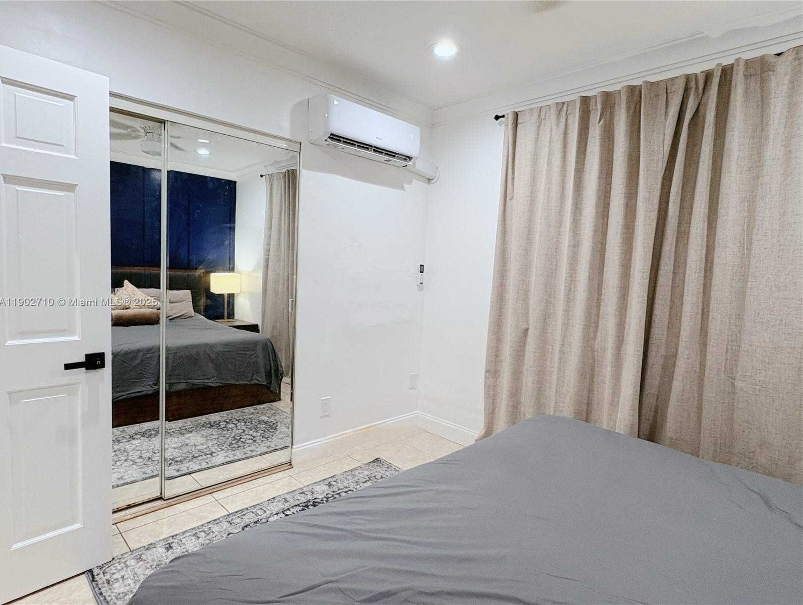 Small Image of 1726 THOMAS ST #2, Hollywood Number 17