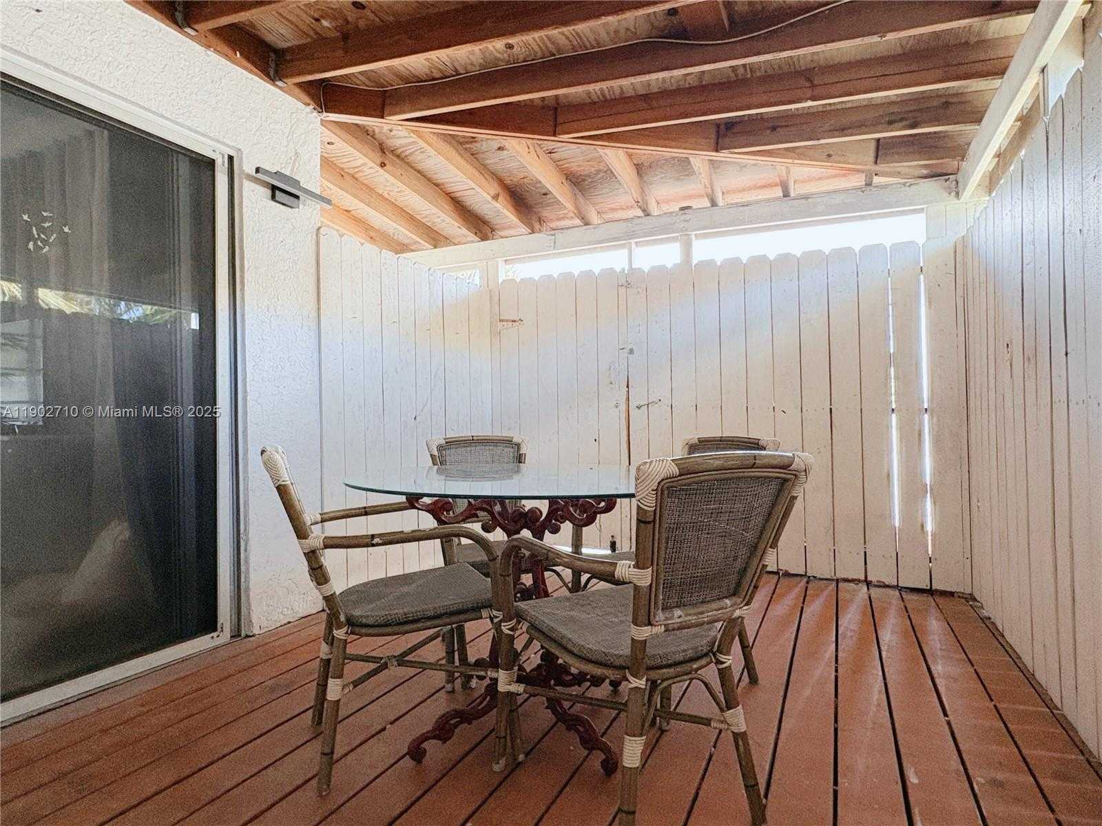 Small Image of 1726 THOMAS ST #2, Hollywood Number 18