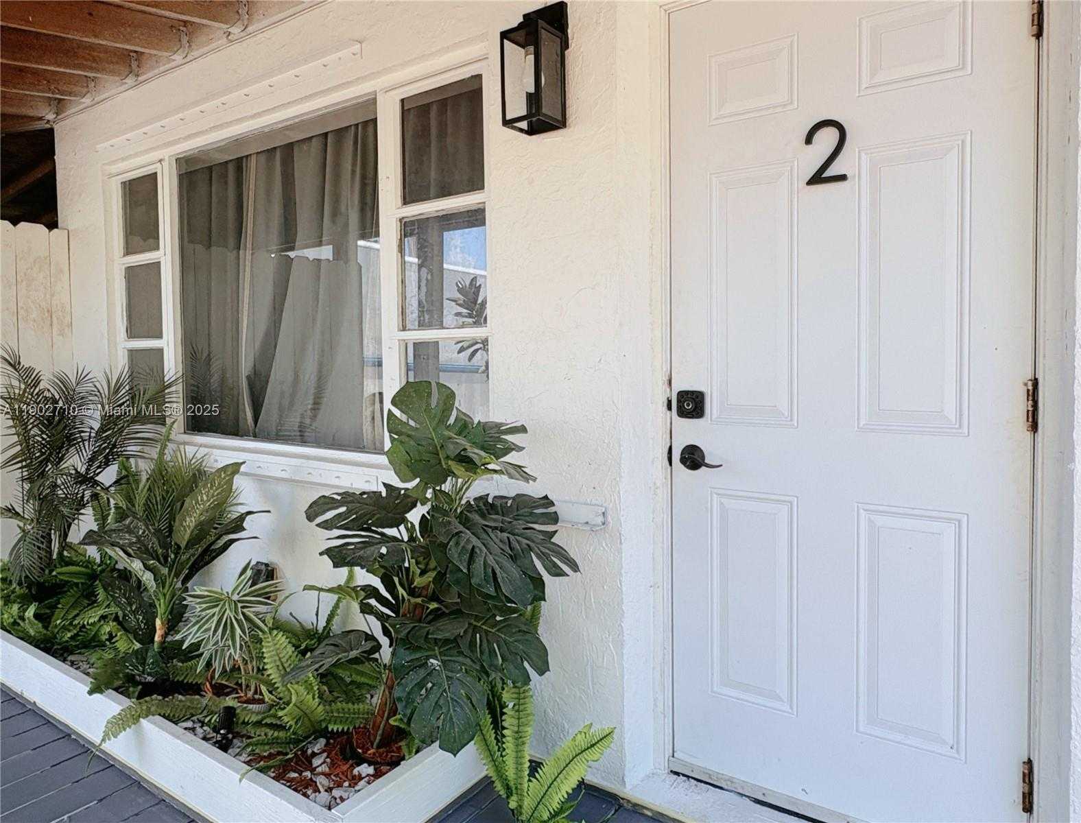 Small Image of 1726 THOMAS ST #2, Hollywood Number 3