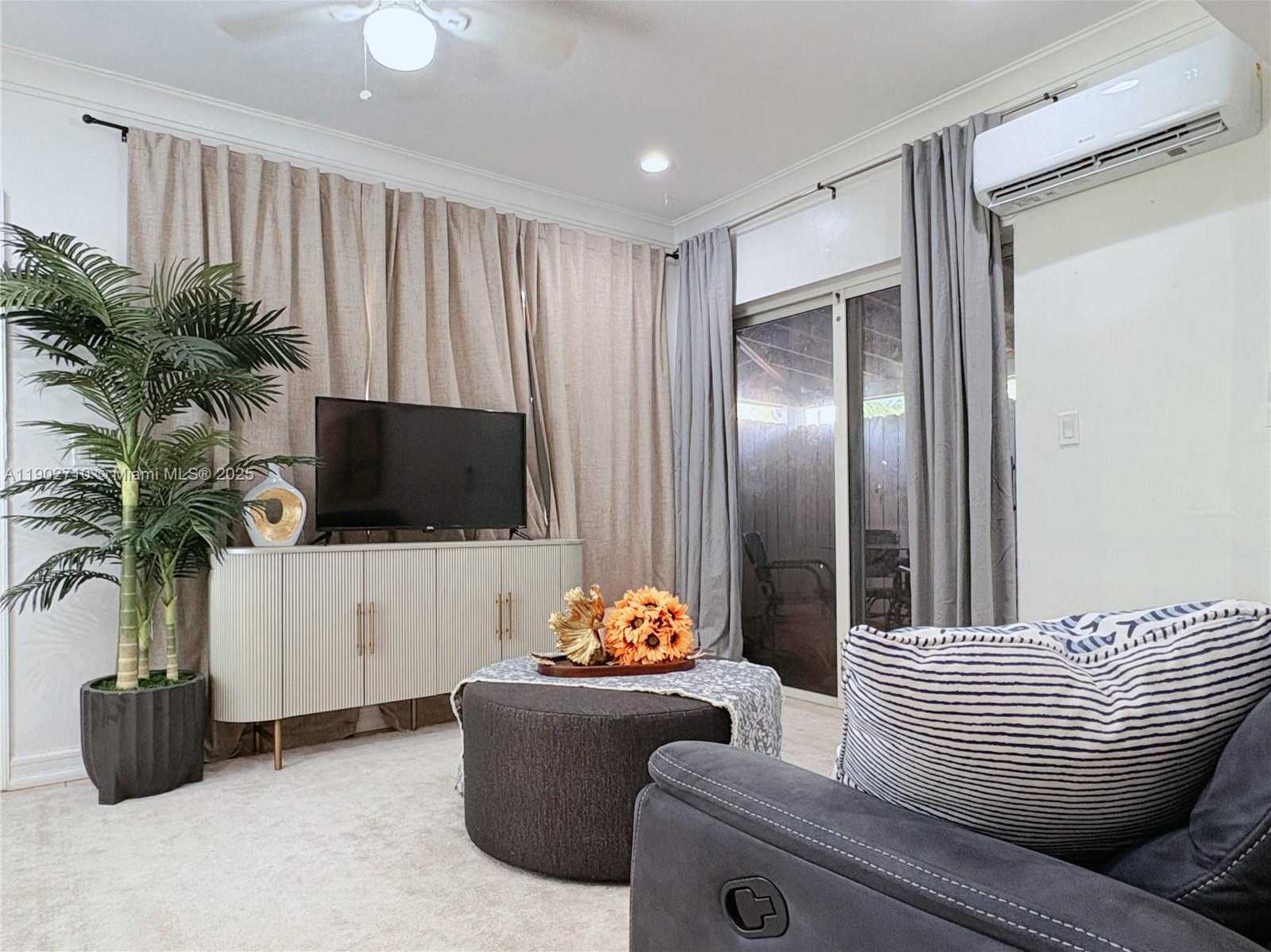 Small Image of 1726 THOMAS ST #2, Hollywood Number 5