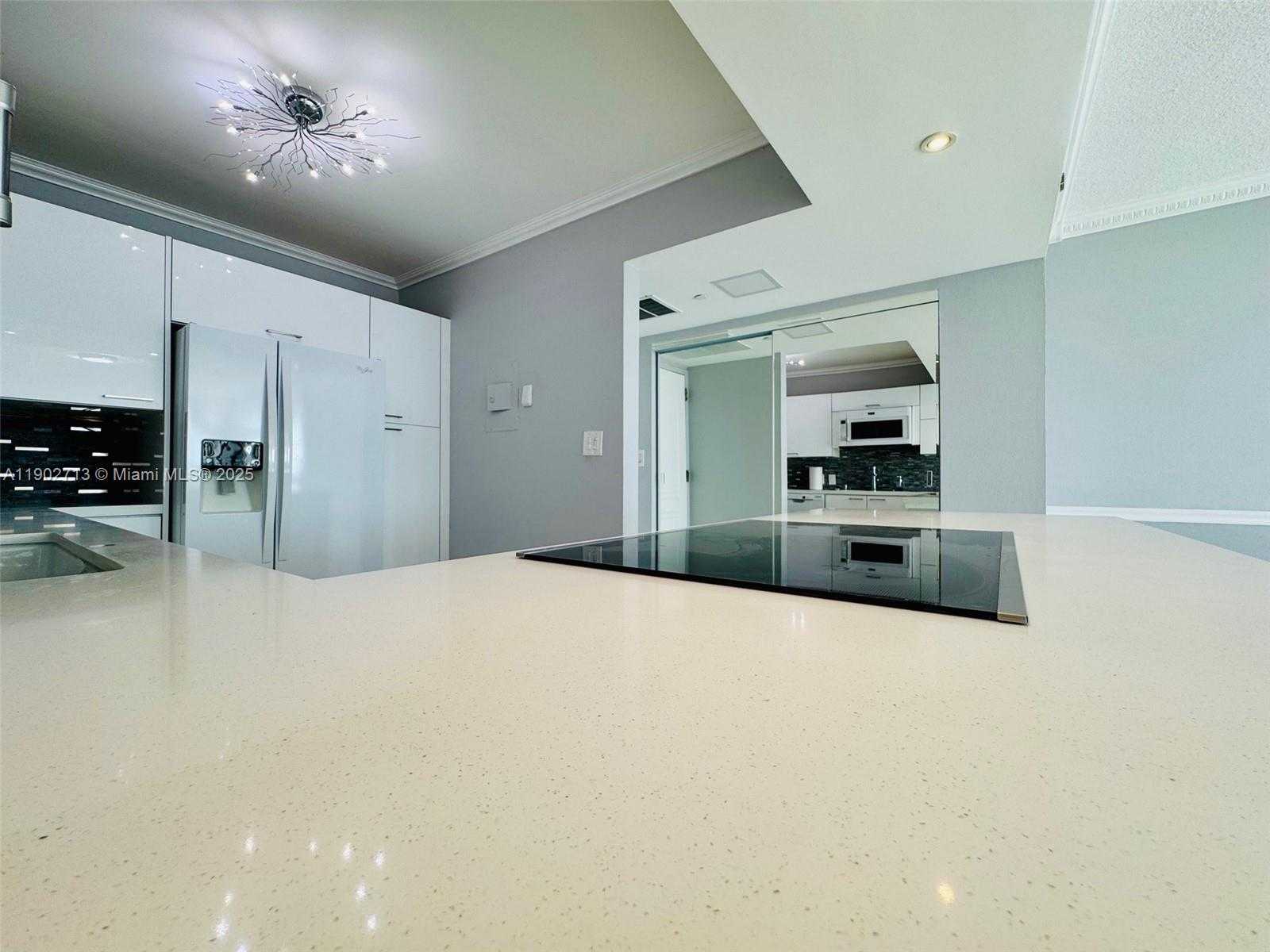 Small Image of 3625 NORTH COUNTRY CLUB DR #2009, Aventura Number 14