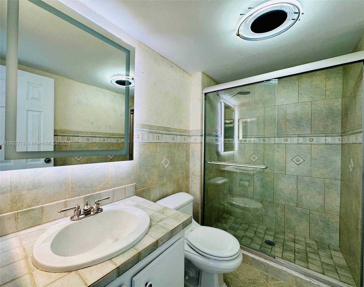 Small Image of 3625 NORTH COUNTRY CLUB DR #2009, Aventura Number 19