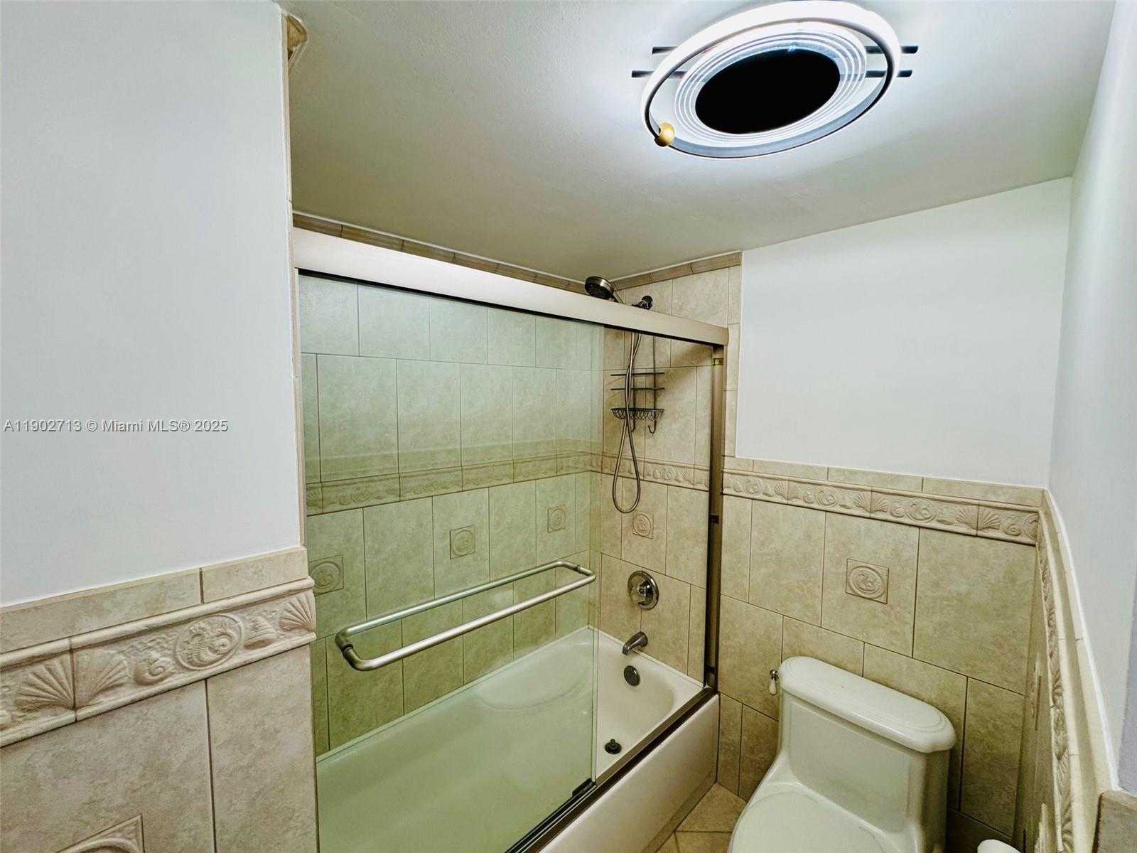 Small Image of 3625 NORTH COUNTRY CLUB DR #2009, Aventura Number 23