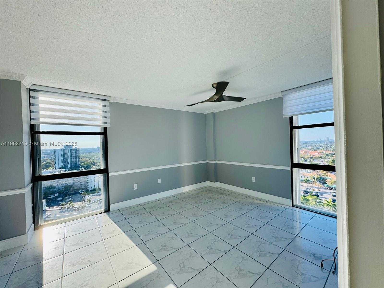 Small Image of 3625 NORTH COUNTRY CLUB DR #2009, Aventura Number 25