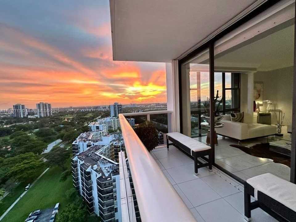 Small Image of 3625 NORTH COUNTRY CLUB DR #2009, Aventura Number 32