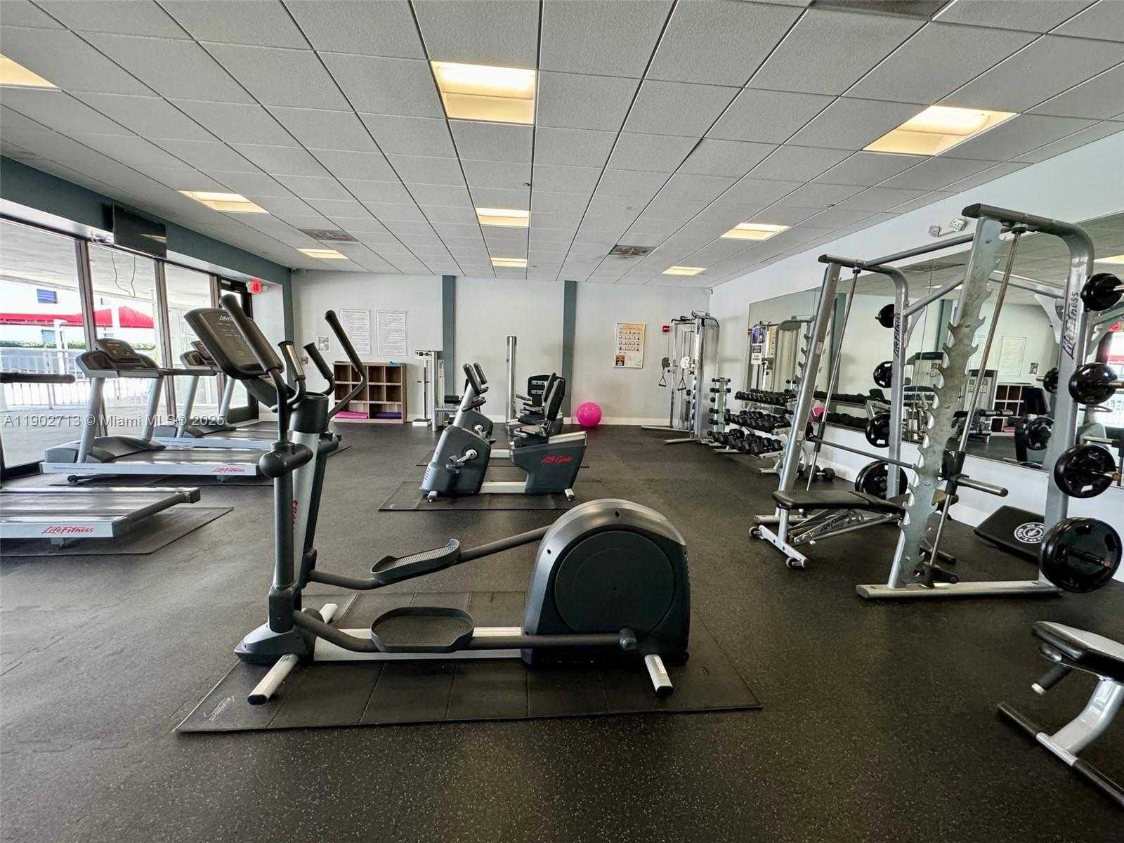 Small Image of 3625 NORTH COUNTRY CLUB DR #2009, Aventura Number 37