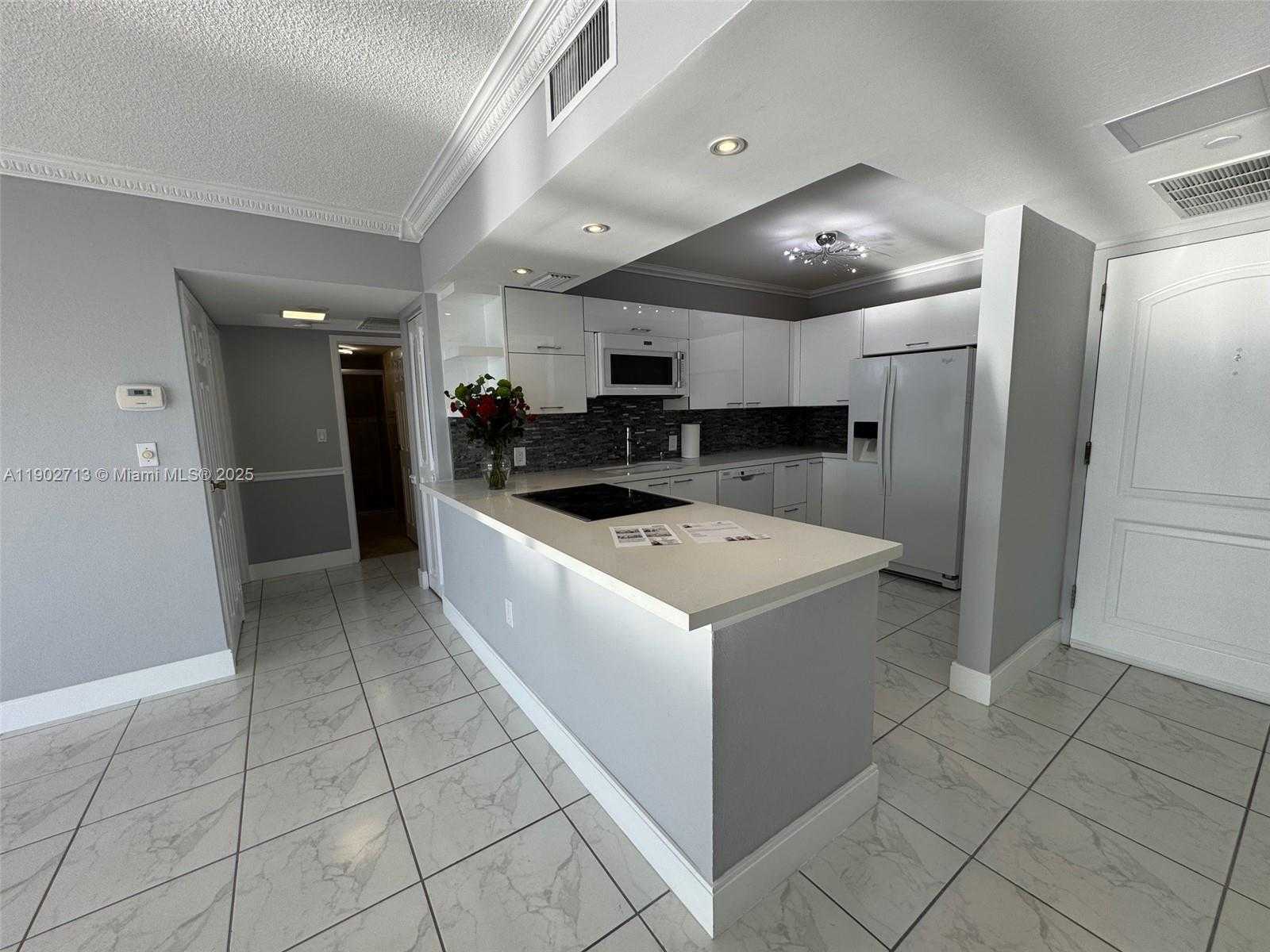 Small Image of 3625 NORTH COUNTRY CLUB DR #2009, Aventura Number 40