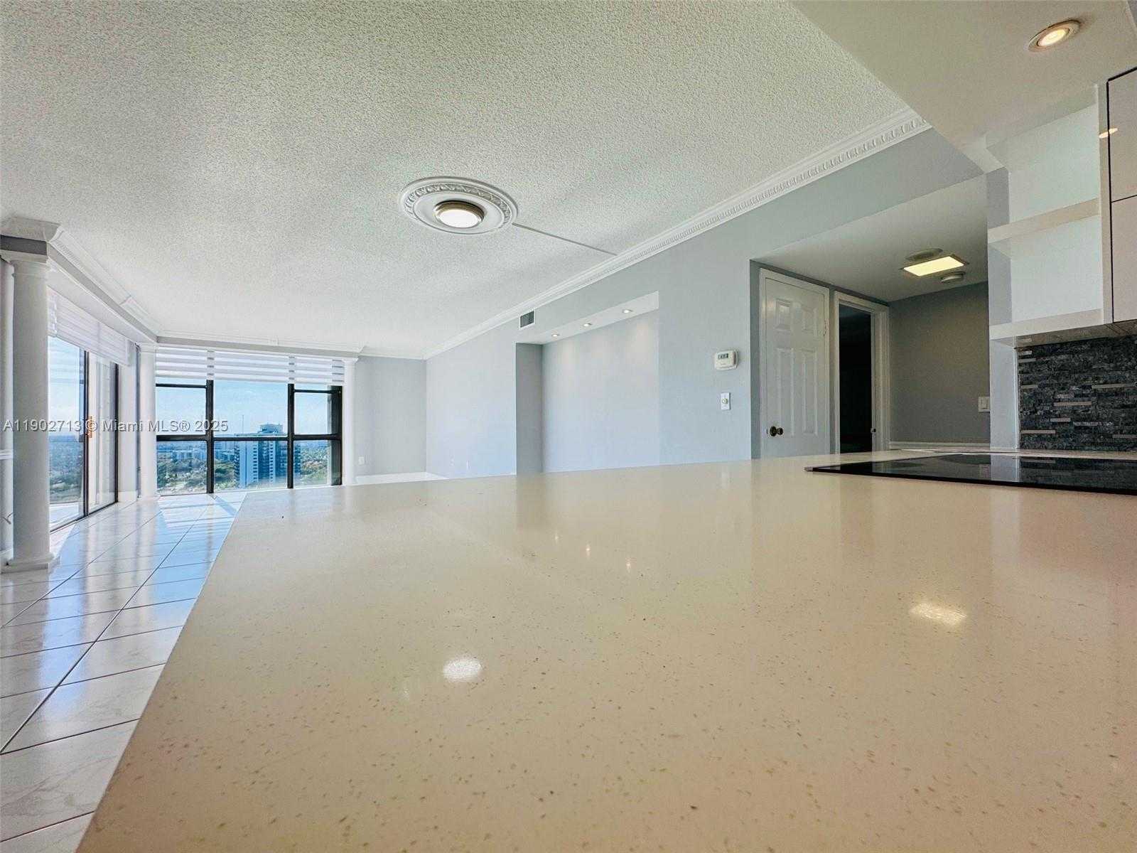 Small Image of 3625 NORTH COUNTRY CLUB DR #2009, Aventura Number 7