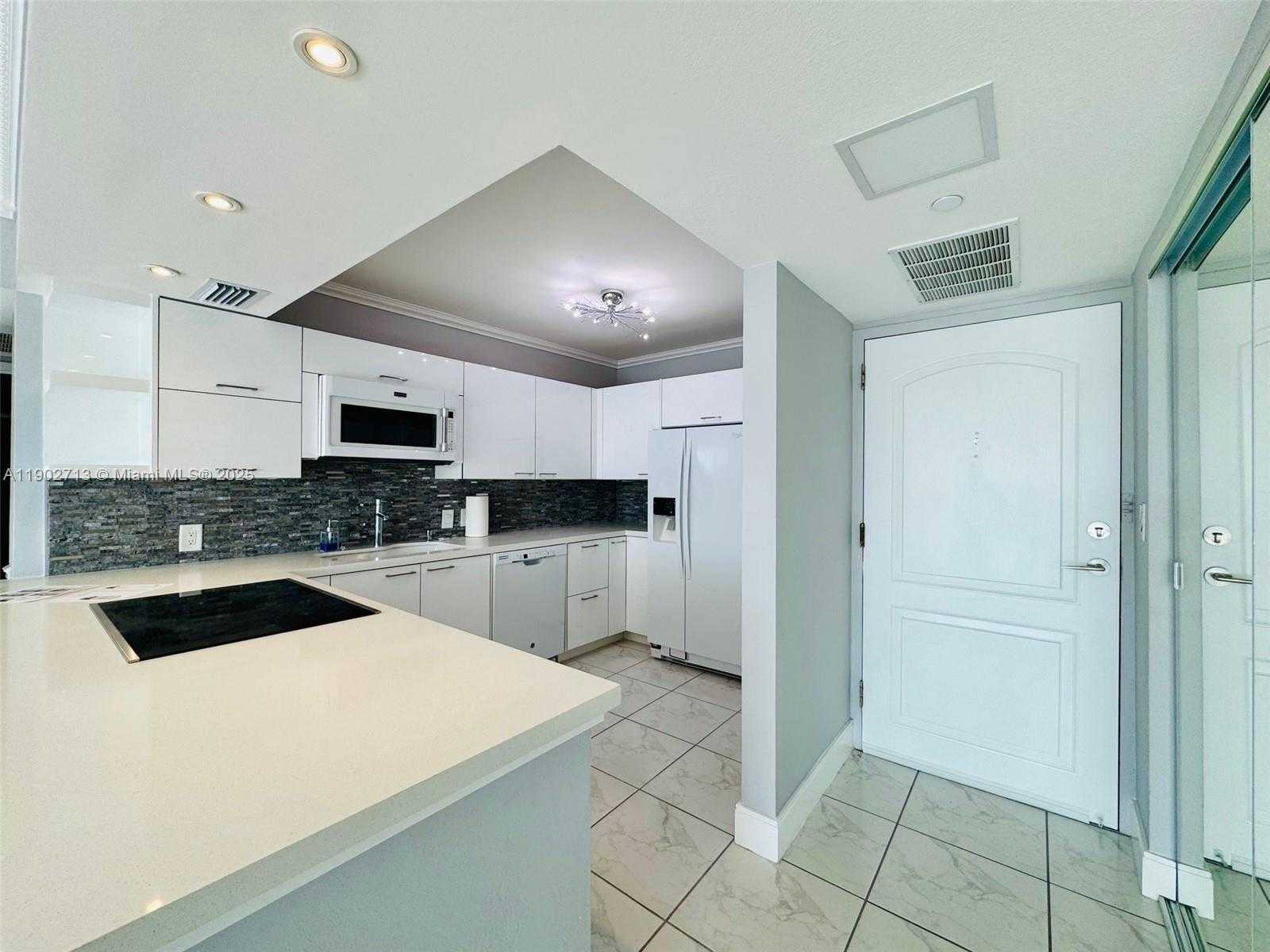 Small Image of 3625 NORTH COUNTRY CLUB DR #2009, Aventura Number 8