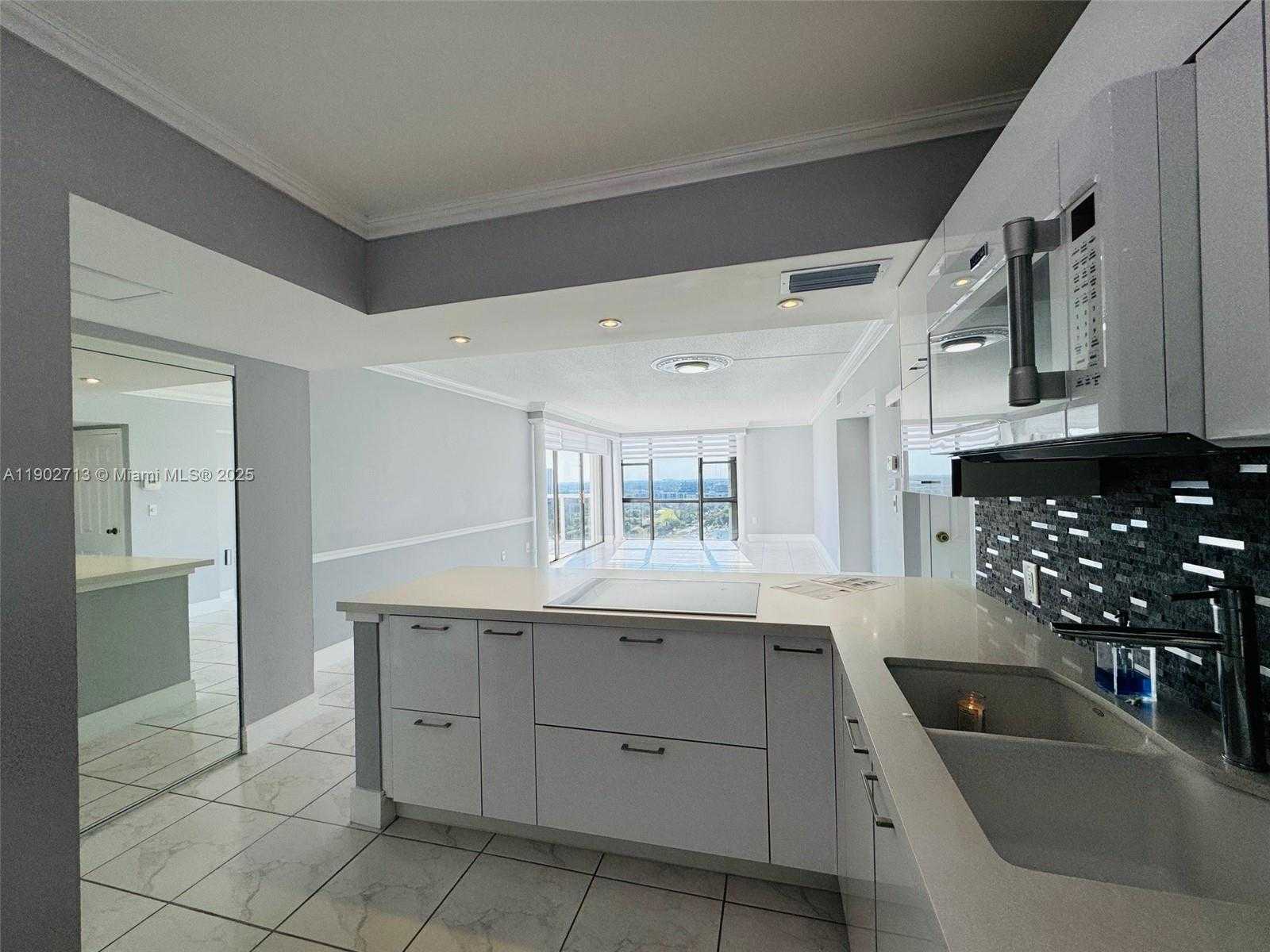 Small Image of 3625 NORTH COUNTRY CLUB DR #2009, Aventura Number 9