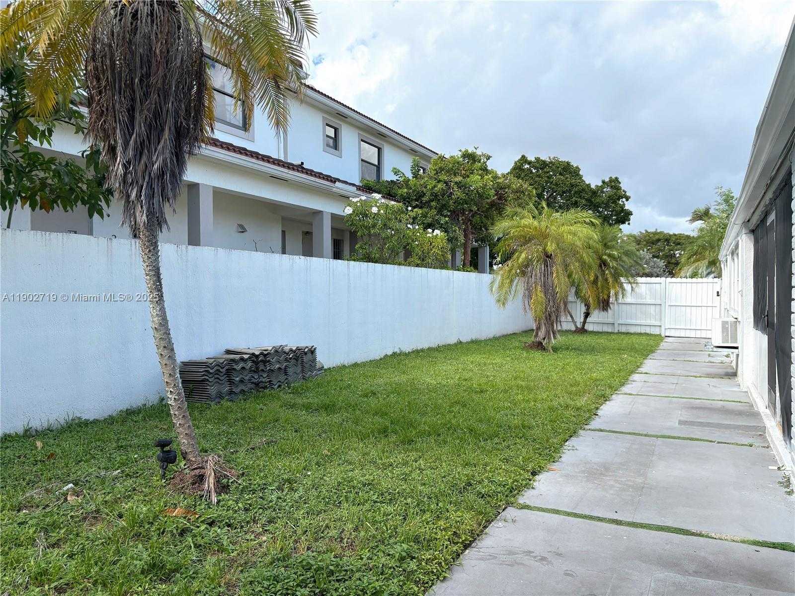 Small Image of 1726 THOMAS ST #3, Hollywood Number 15