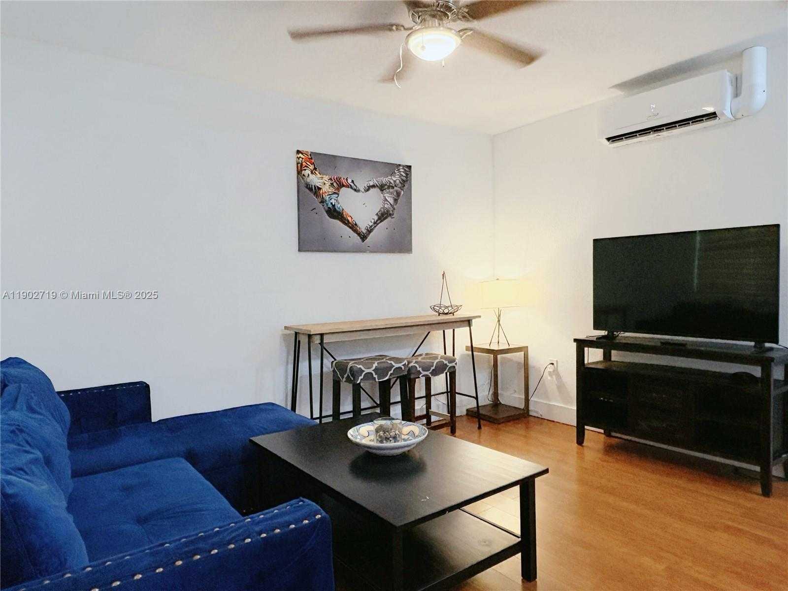 Small Image of 1726 THOMAS ST #3, Hollywood Number 3