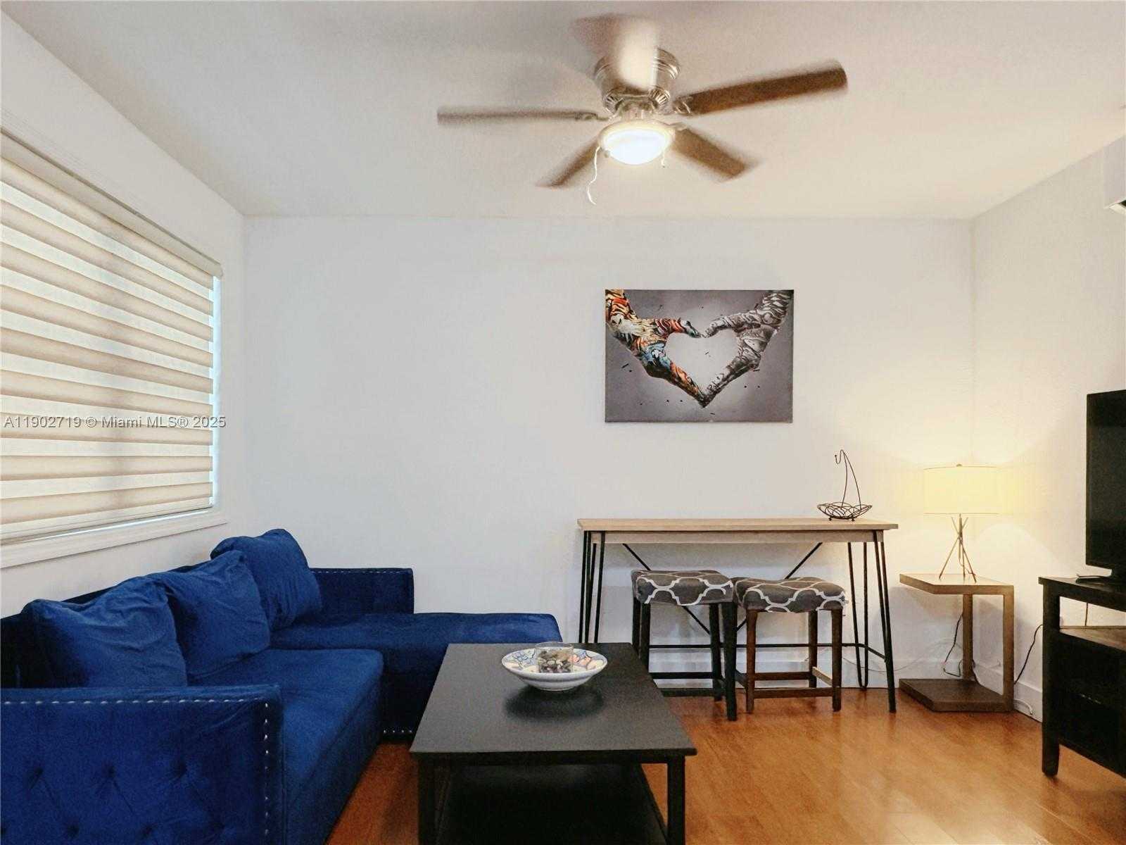 Small Image of 1726 THOMAS ST #3, Hollywood Number 4