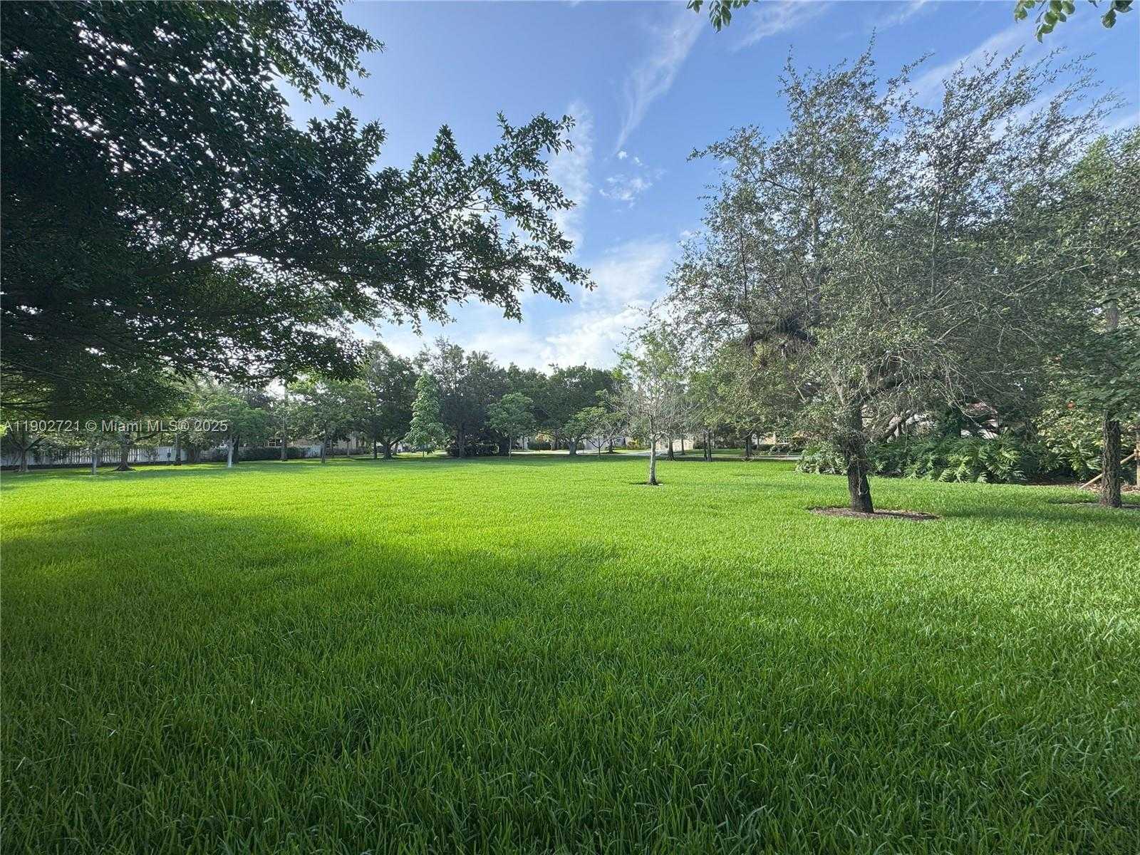 Small Image of 159 CAMERON CT, Weston Number 12