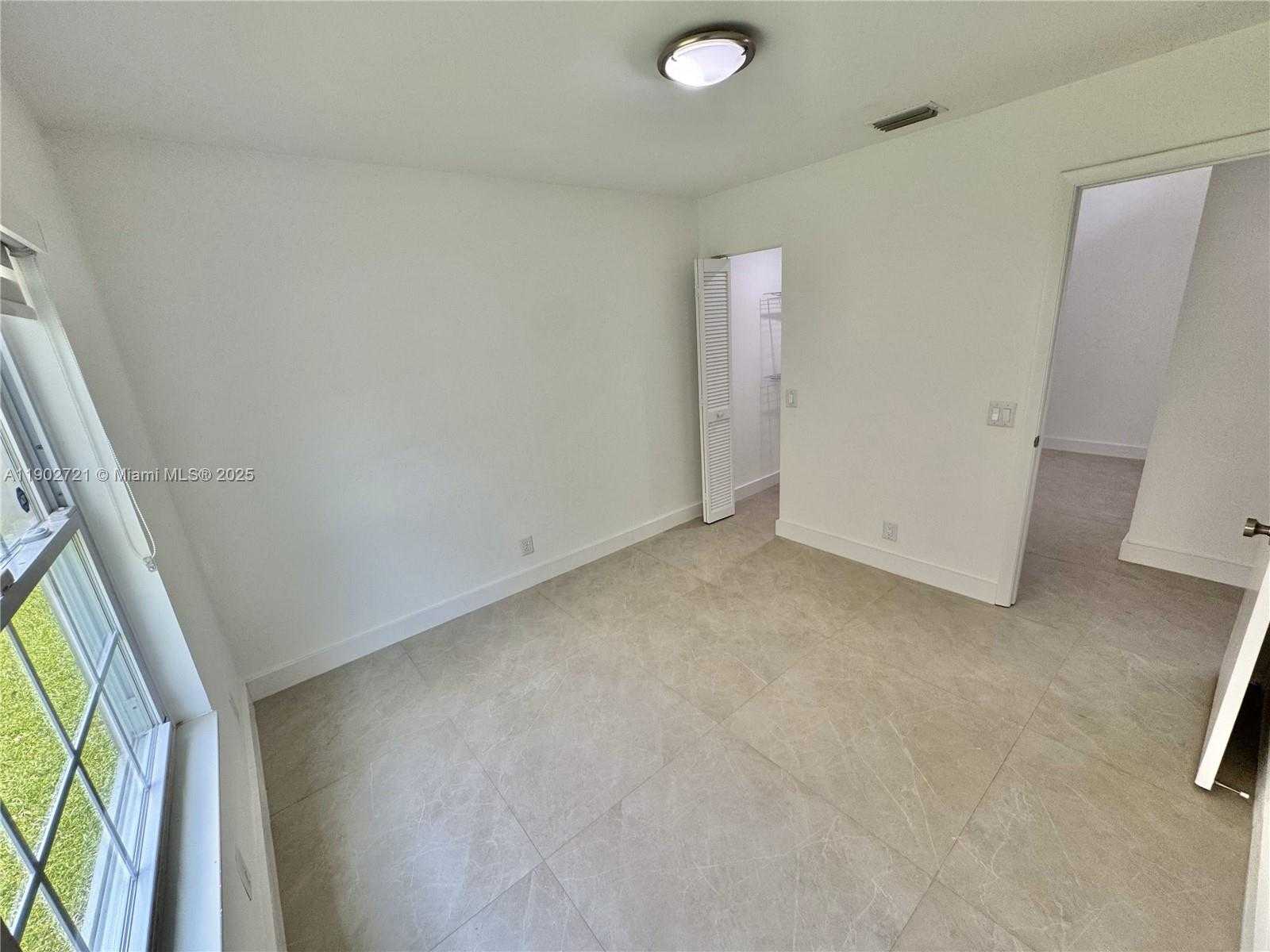 Small Image of 159 CAMERON CT, Weston Number 13