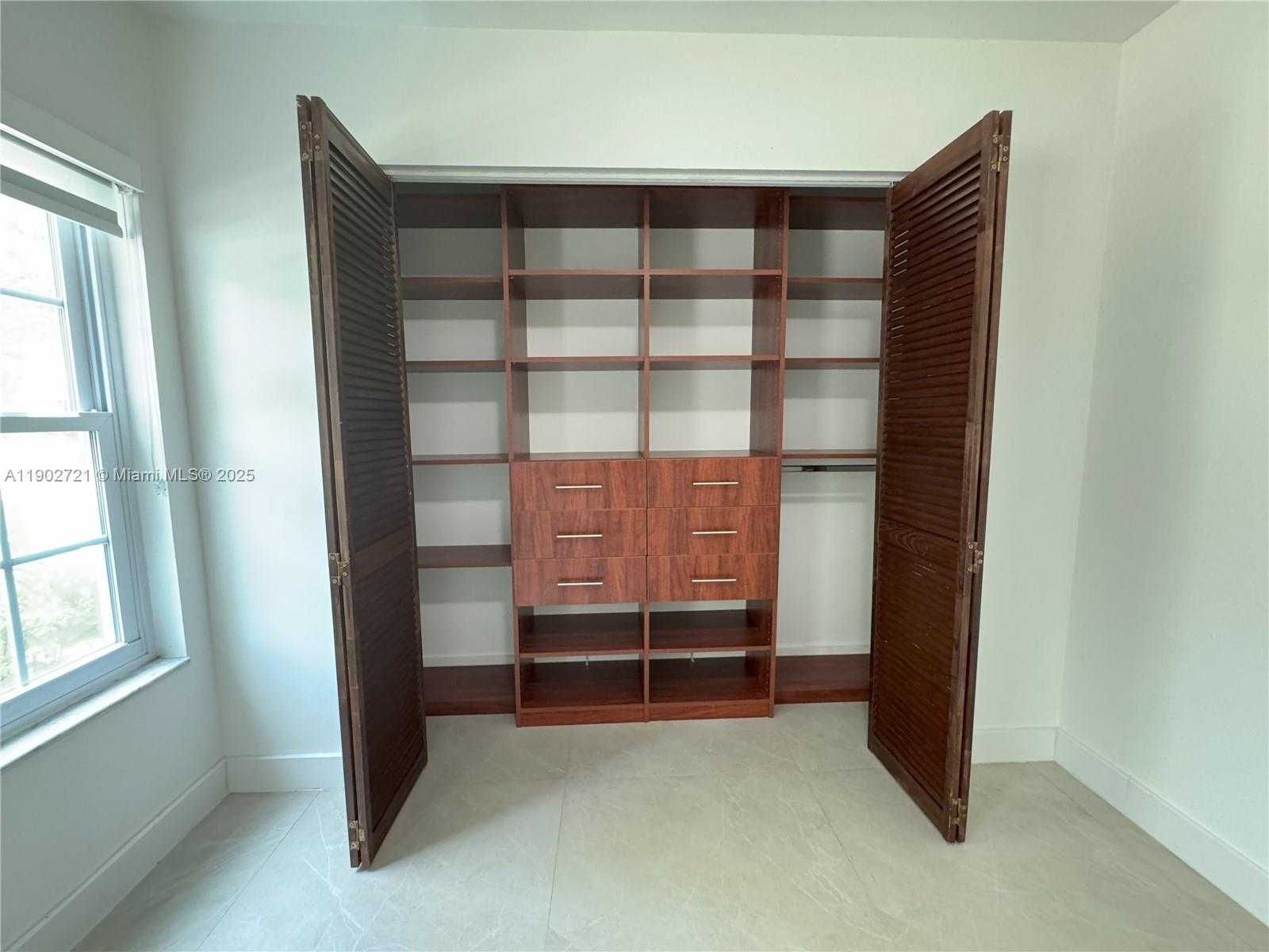 Small Image of 159 CAMERON CT, Weston Number 26