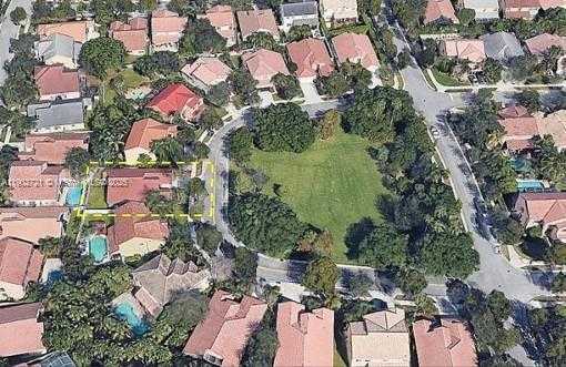 Small Image of 159 CAMERON CT, Weston Number 3