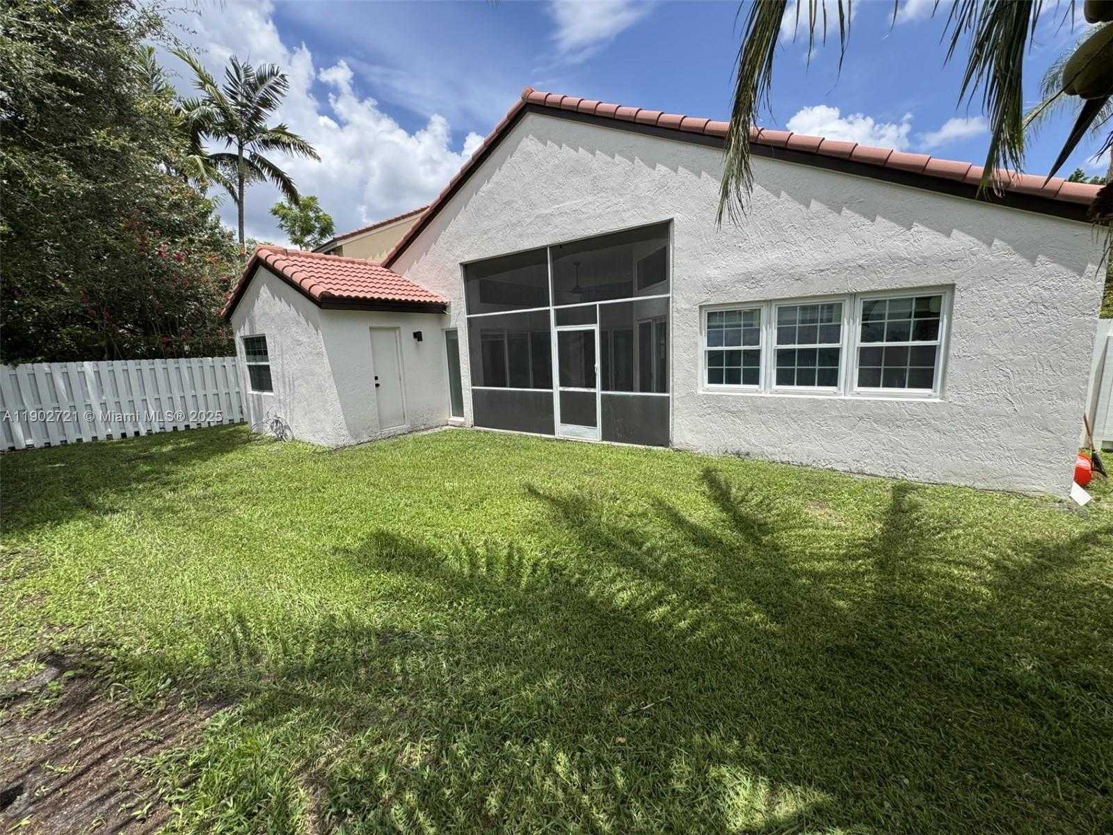 Small Image of 159 CAMERON CT, Weston Number 9