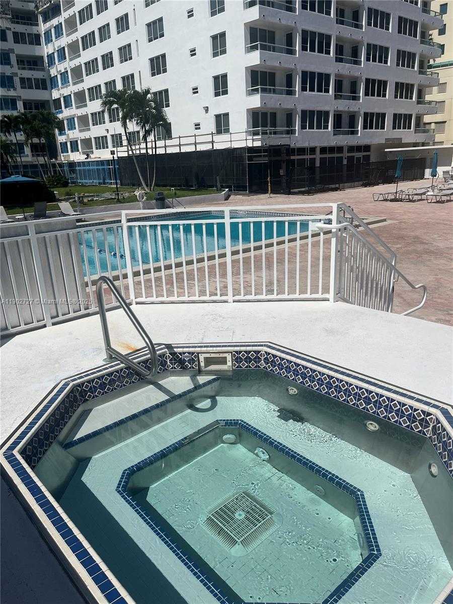 Small Image of 5005 COLLINS AVE #923, Miami Beach Number 10