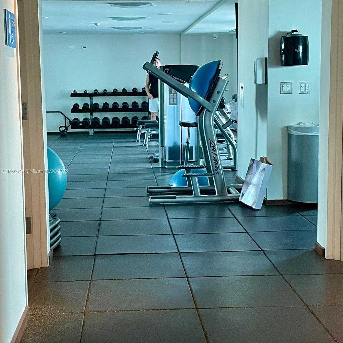 Small Image of 335 Biscayne Blvd, Miami, FL 33132, USA Number 12