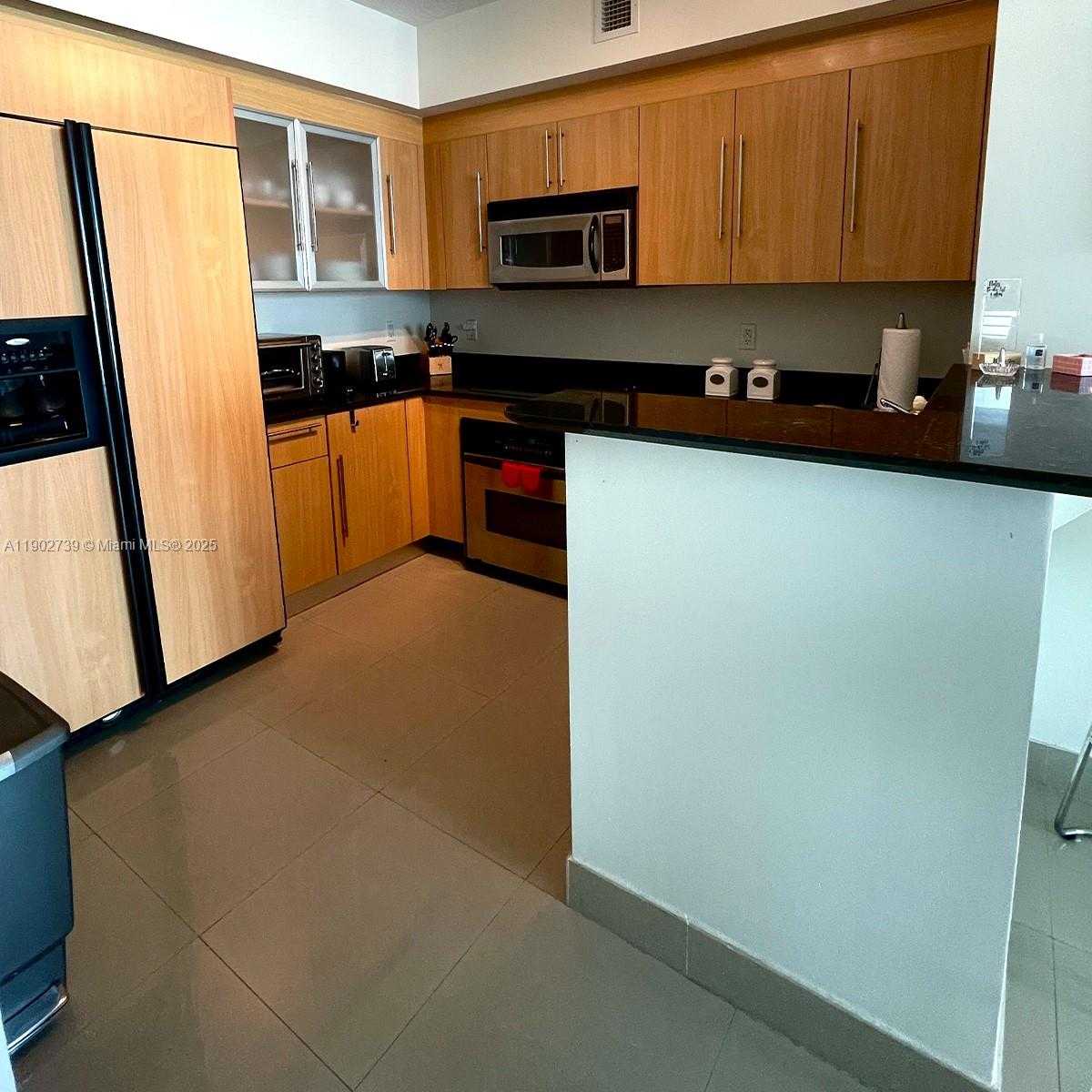 Small Image of 335 Biscayne Blvd, Miami, FL 33132, USA Number 13