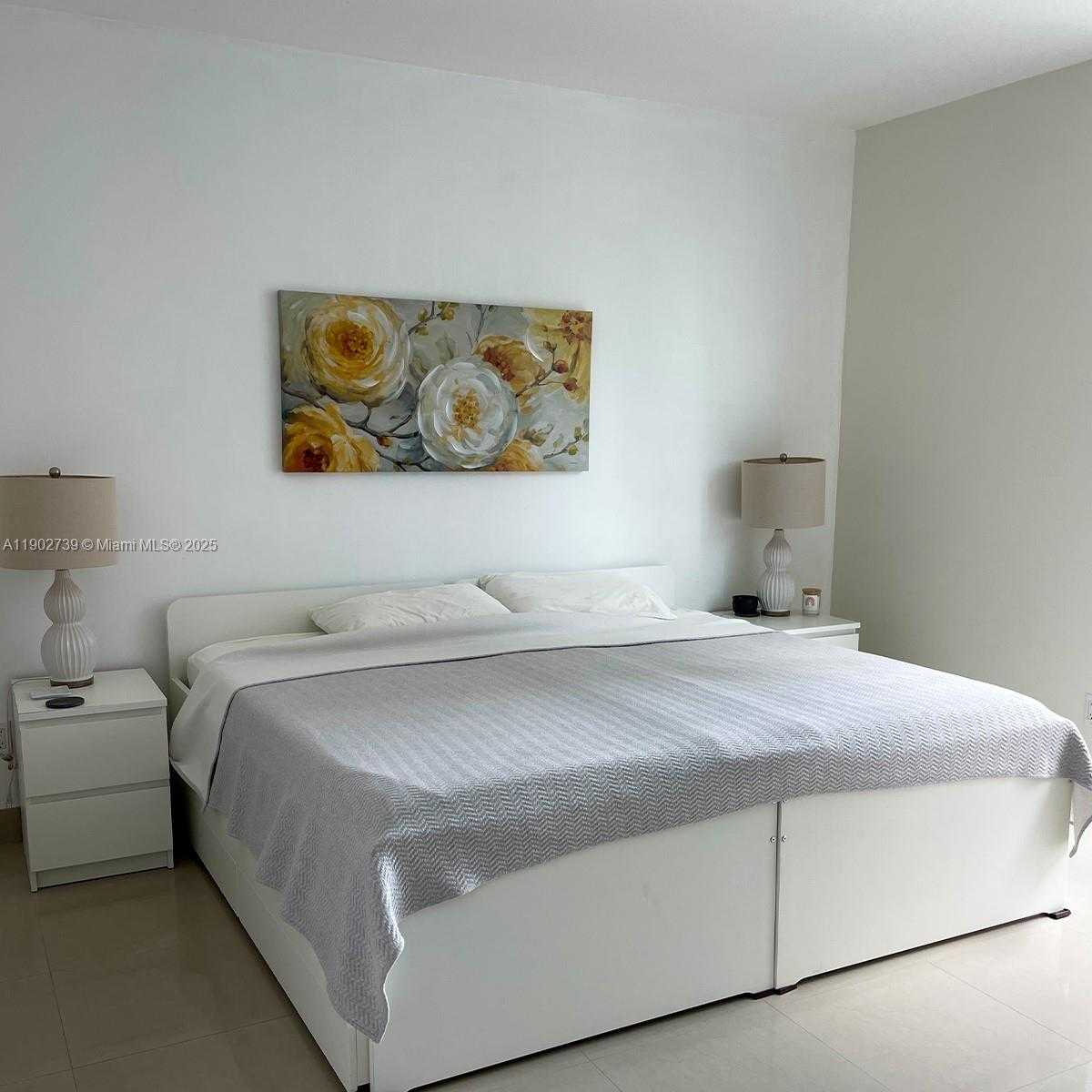 Small Image of 335 Biscayne Blvd, Miami, FL 33132, USA Number 7