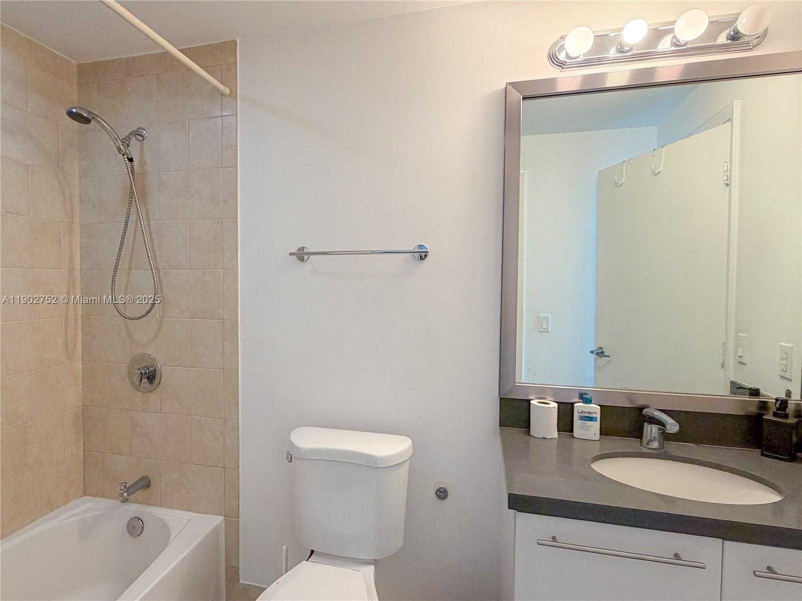 Small Image of 90 SOUTH WEST 3RD ST #1116, Miami Number 17