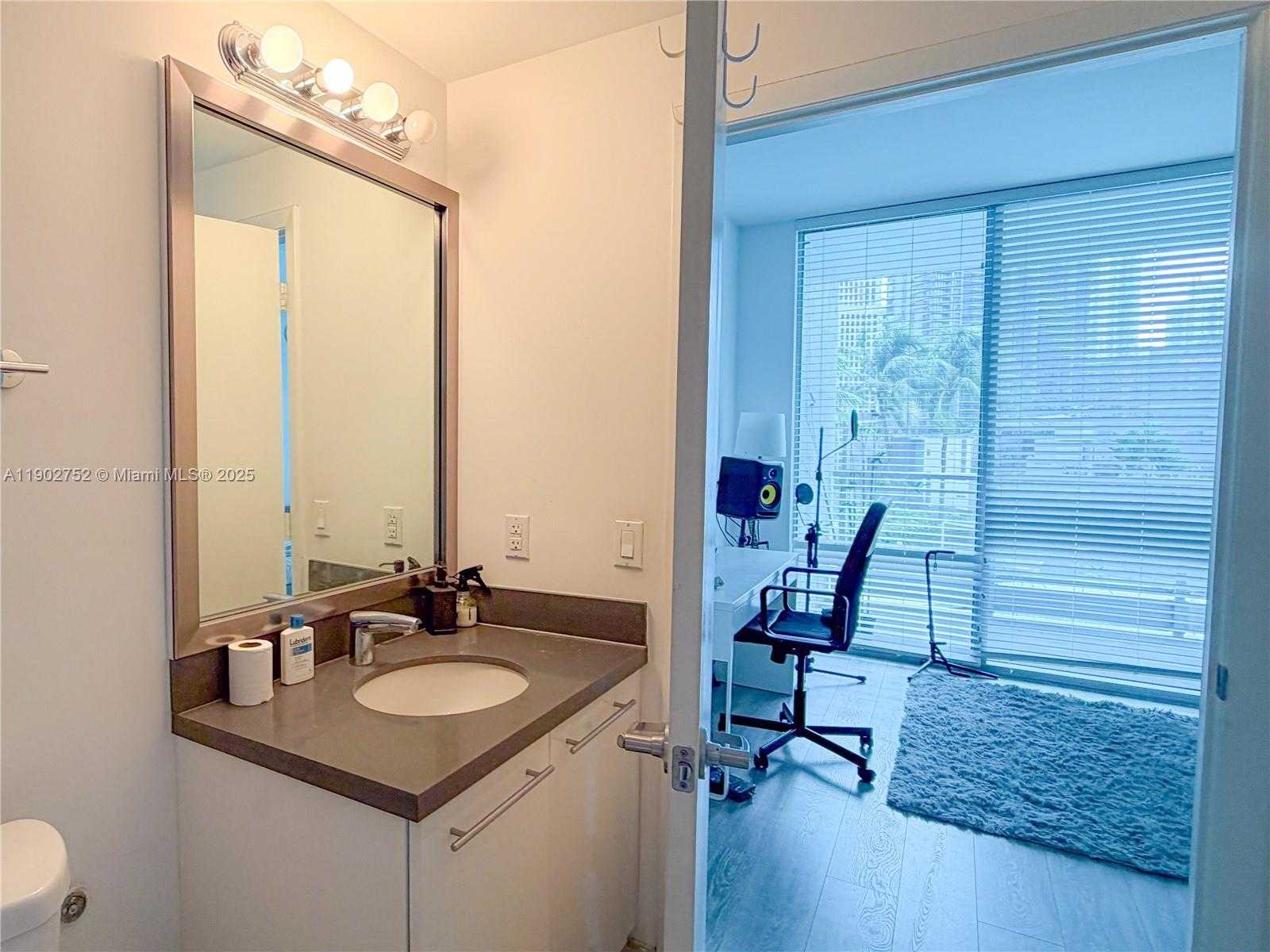 Small Image of 90 SOUTH WEST 3RD ST #1116, Miami Number 18