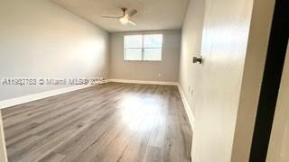 Small Image of 8333 LAKE DR #404, Doral Number 11