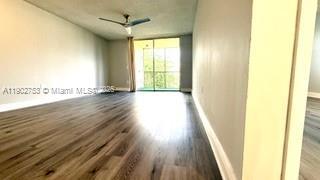 Small Image of 8333 LAKE DR #404, Doral Number 25