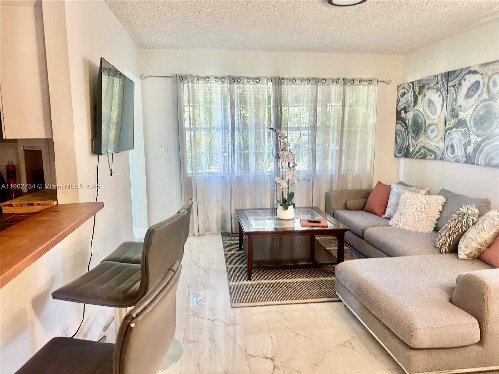 Small Image of 1008 NORTH 15TH AVE, Hollywood Number 2