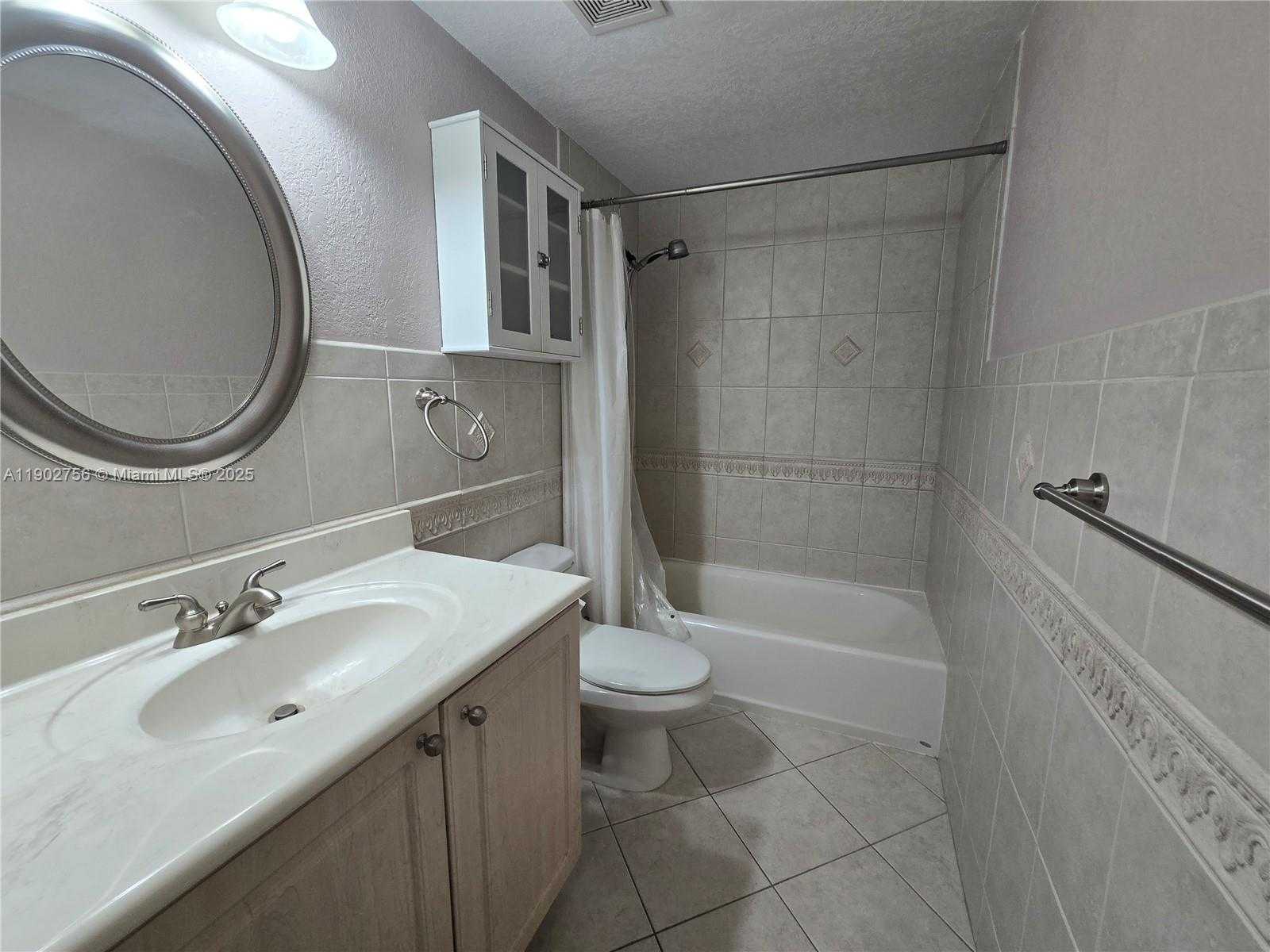Small Image of 9371 FONTAINEBLEAU BLVD #I226, Miami Number 14