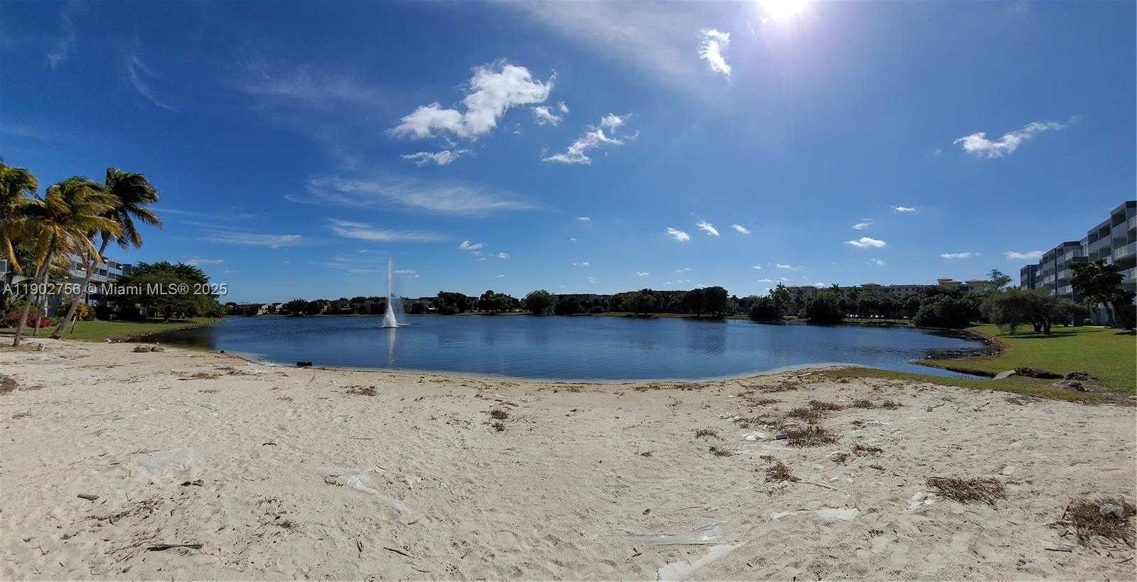 Small Image of 9371 FONTAINEBLEAU BLVD #I226, Miami Number 16